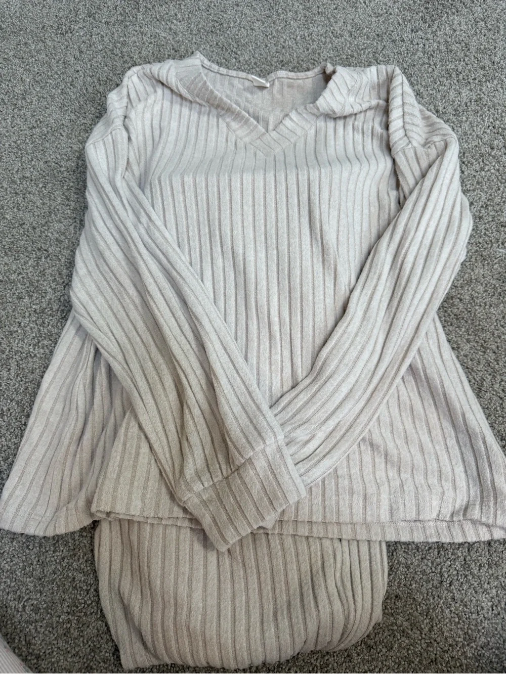 XL 2 piece beige  lounge set